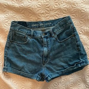 American Eagle High-Waisted Mom Short